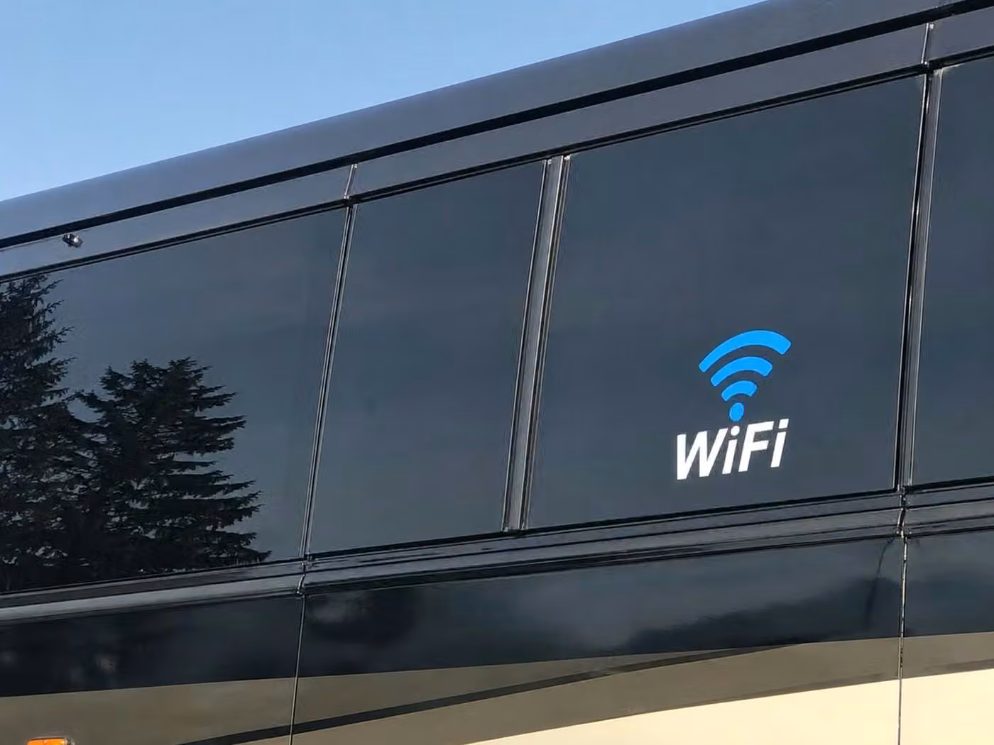 bettendorf 30 passenger minibus wifi