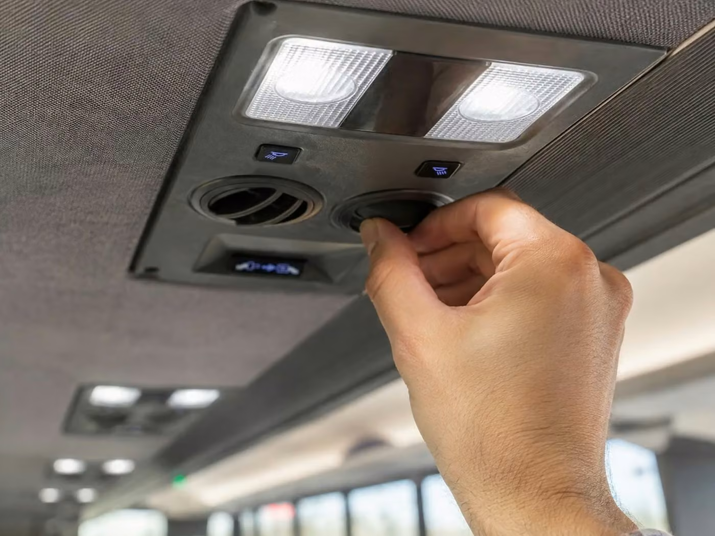 bettendorf 56 passenger charter bus air conditioning