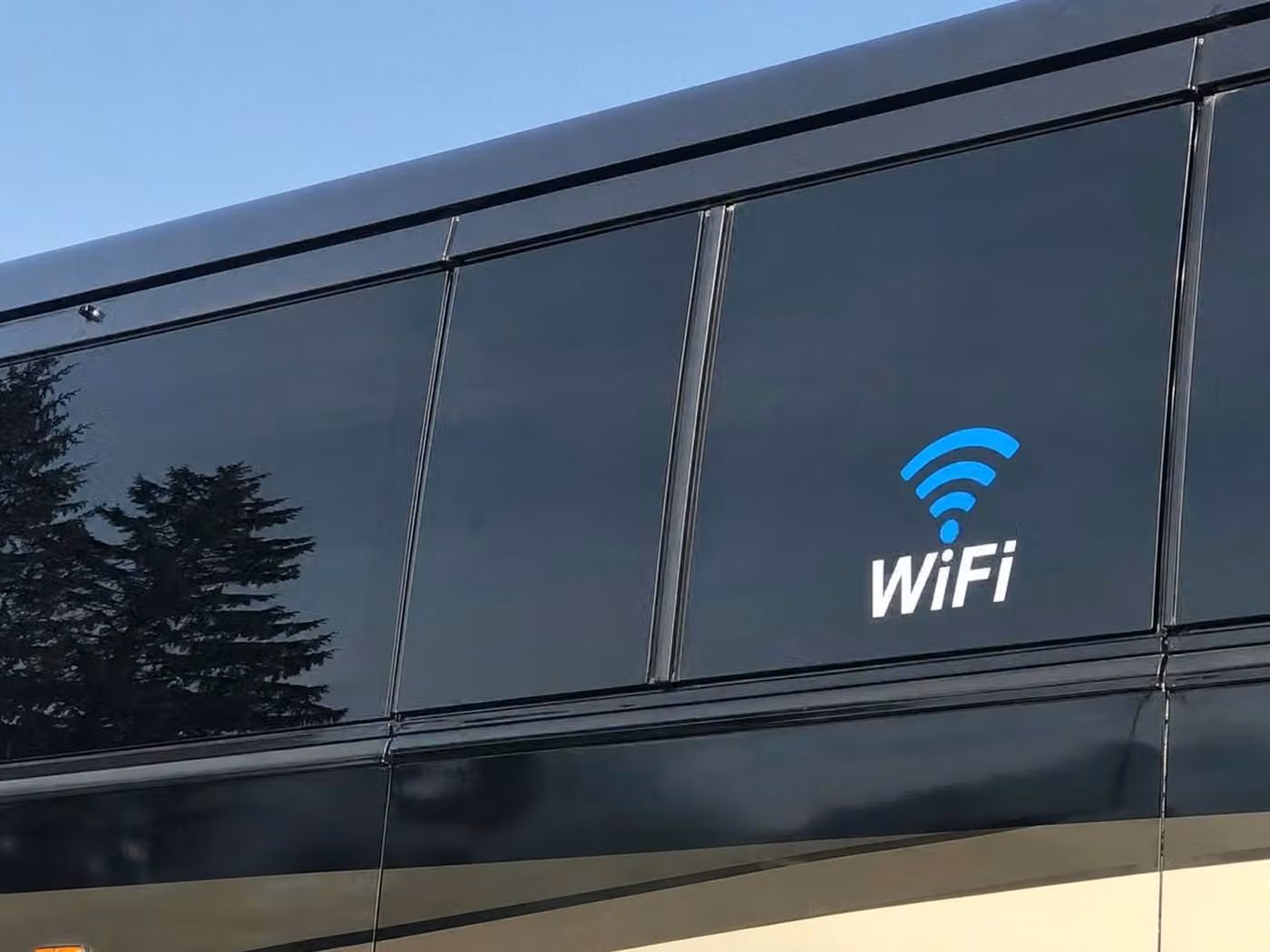 bettendorf 56 passenger charter bus wifi