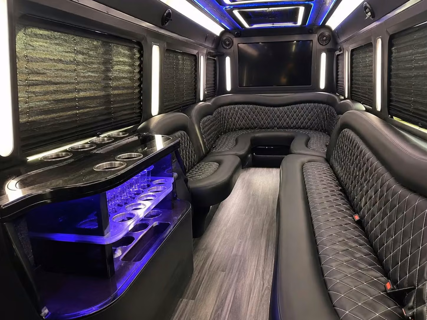 bettendorf pre prom photo shoot and dinner transfer shuttles in bettendorf