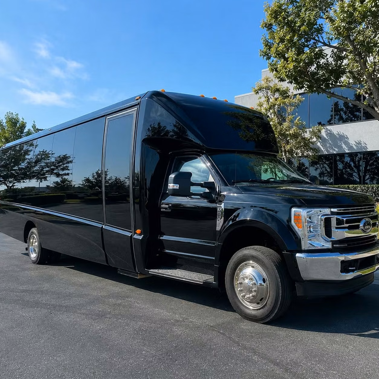 bettendorf private bettendorf prom buses for small friend groups and entire classes